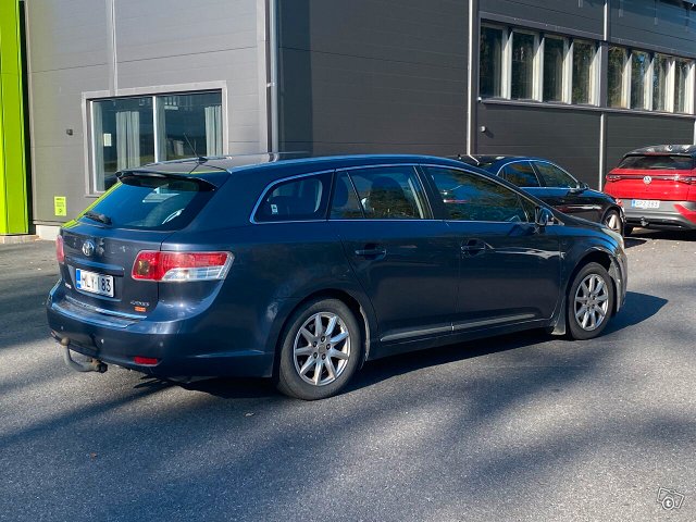 Toyota Avensis 4