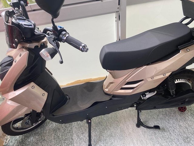 Sähköskootteri. Kontio Motors e-Scooter 2.0 3