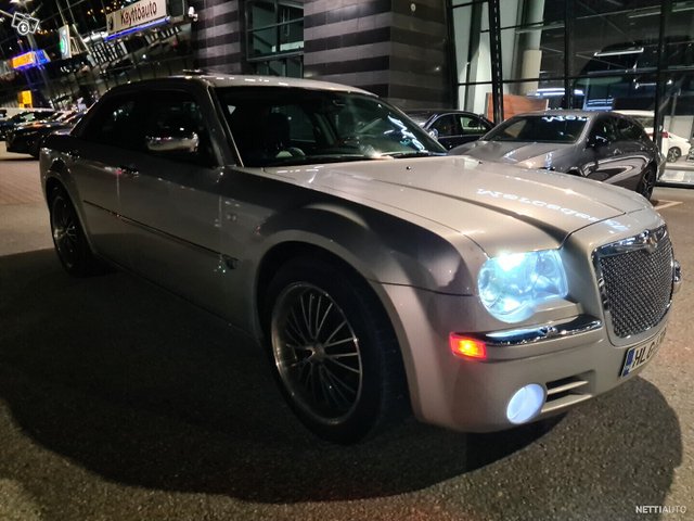 Chrysler 300C 4