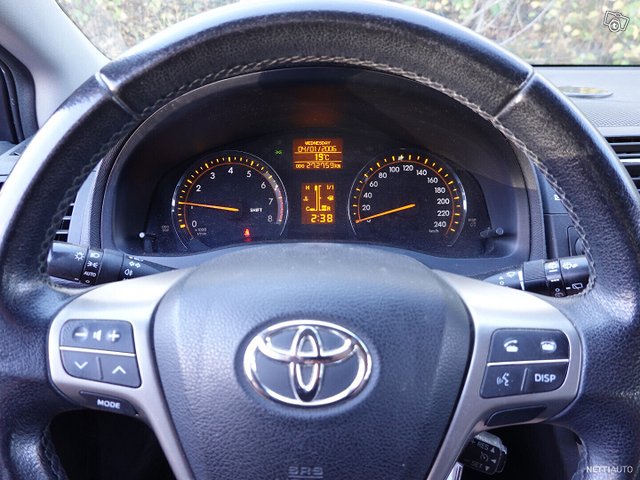 Toyota Avensis 15