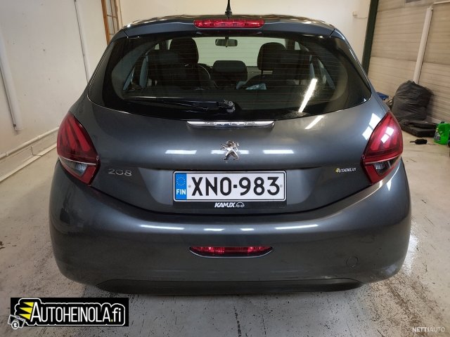 Peugeot 208 5