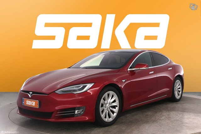 Tesla Model S 4