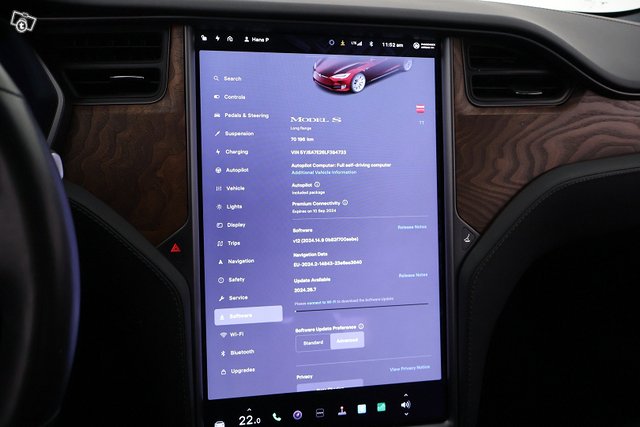 Tesla Model S 24