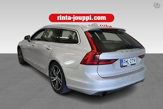 Volvo V90 2