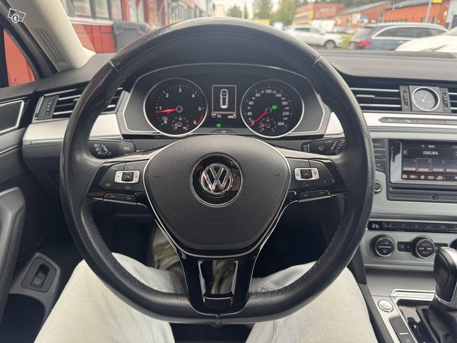 Volkswagen Passat 10