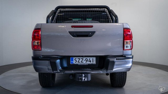 Toyota Hilux 8