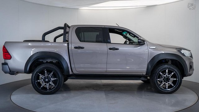 Toyota Hilux 13