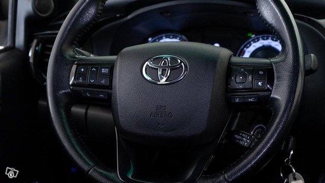 Toyota Hilux 17