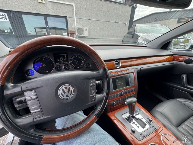 Volkswagen Phaeton 9