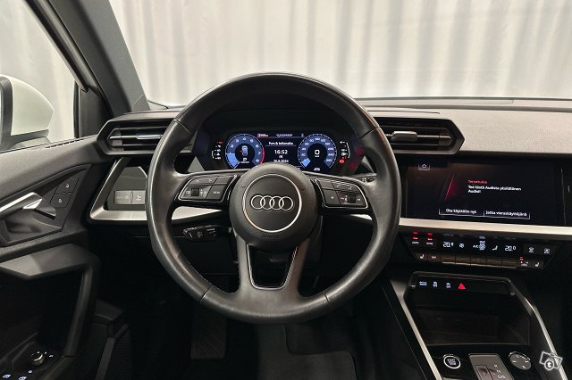 Audi A3 8