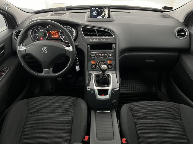 Peugeot 5008 10