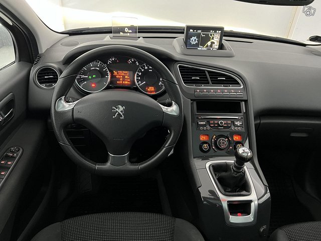 Peugeot 5008 11