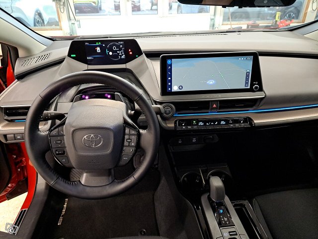 Toyota Prius PHEV 10