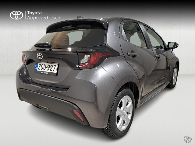 TOYOTA YARIS 5