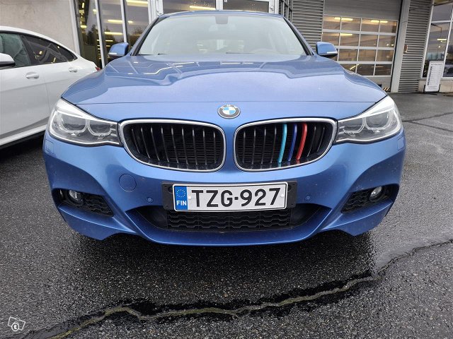 BMW 320 Gran Turismo 2