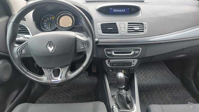 RENAULT Megane 8