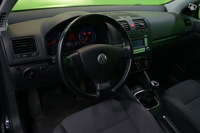 Volkswagen Golf 11