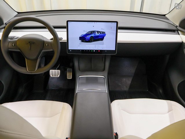 Tesla Model Y 19