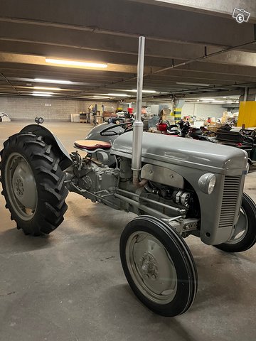 Massey Ferguson 2