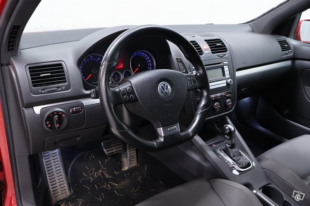 Volkswagen Golf 9