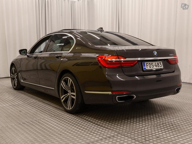 BMW 740 5