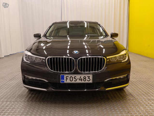 BMW 740 8