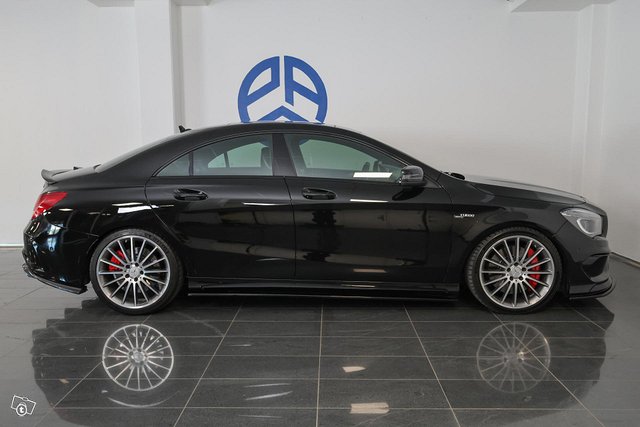 Mercedes-Benz CLA 45 AMG 6