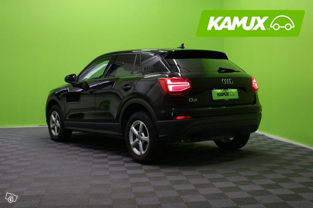 Audi Q2 8