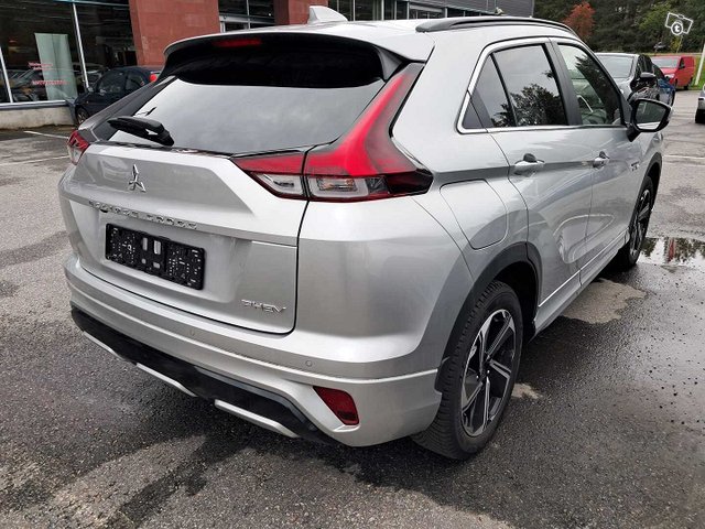 MITSUBISHI ECLIPSE CROSS 2