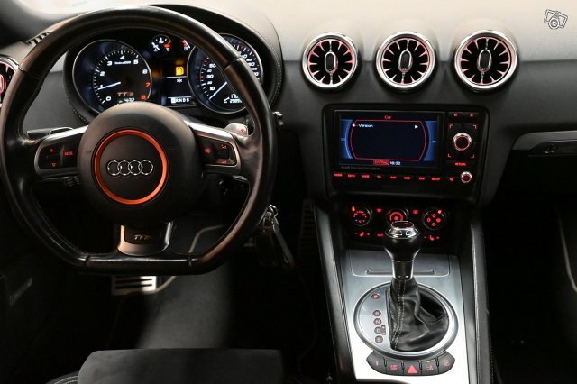 Audi TTS 12