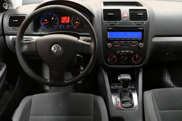 Volkswagen Golf 12