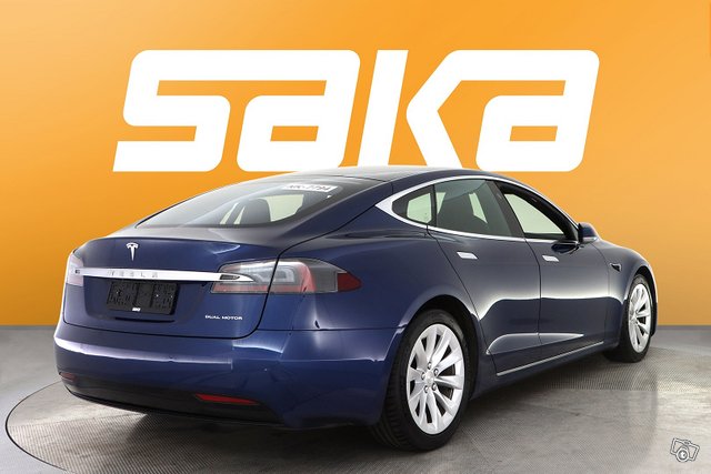 Tesla Model S 8