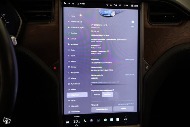 Tesla Model S 24