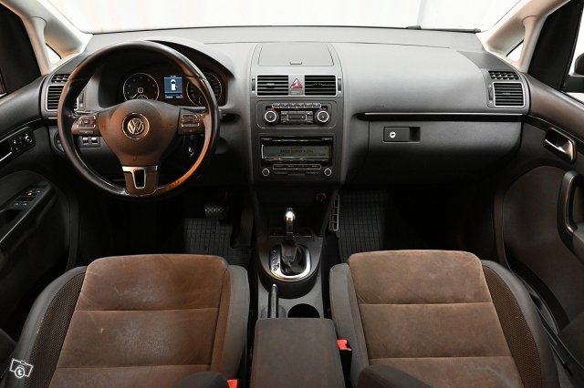 Volkswagen Touran 12