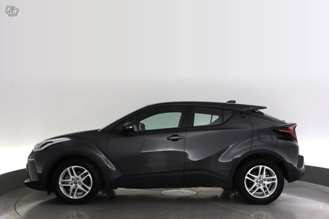 Toyota C-HR 2