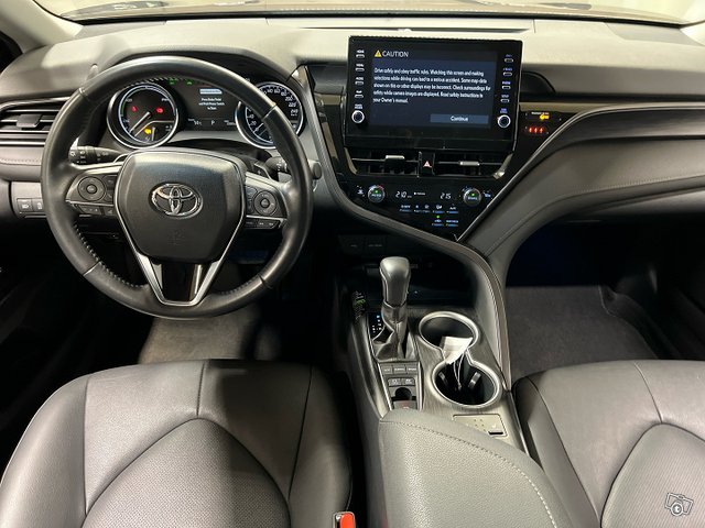 Toyota Camry 10