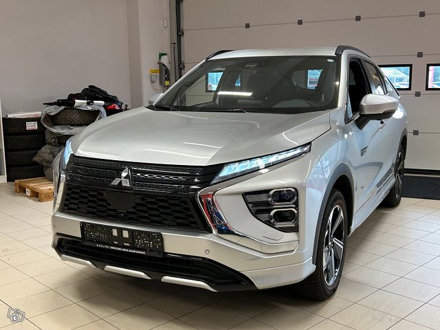 MITSUBISHI ECLIPSE CROSS 1