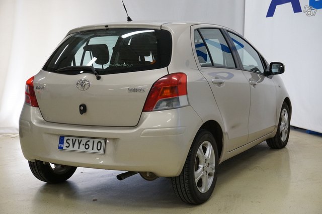 Toyota Yaris 6