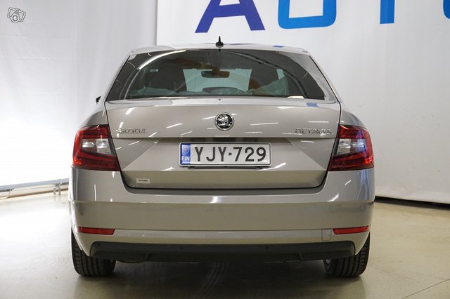 Skoda Octavia 6