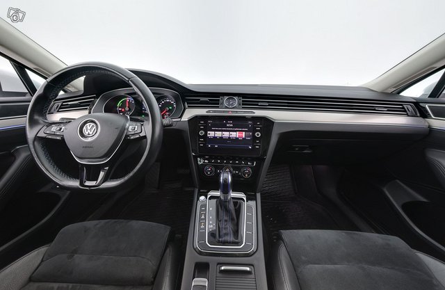 Volkswagen Passat 11