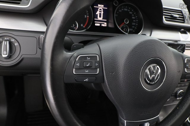 VOLKSWAGEN Passat 14