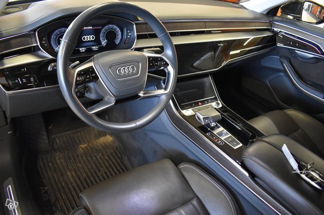 Audi A8 6