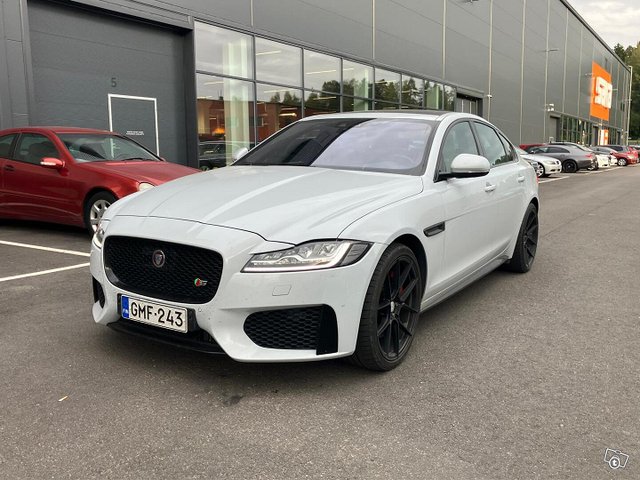 Jaguar XF 1