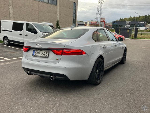 Jaguar XF 2