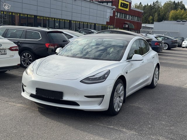 Tesla Model 3 2