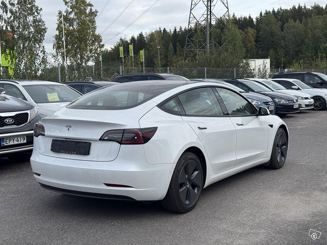 Tesla Model 3 5