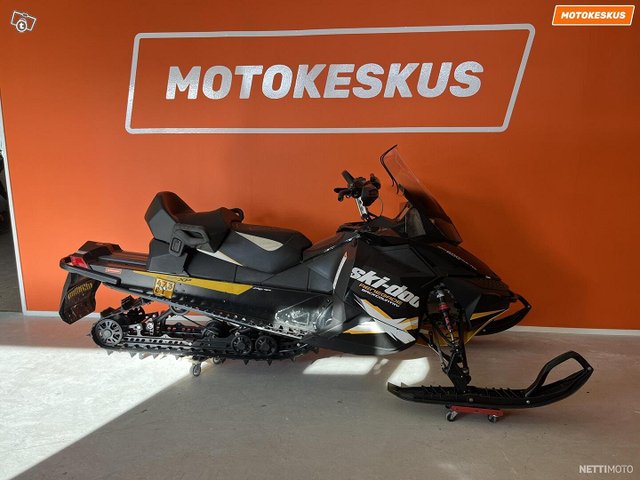 Ski-Doo Renegade 1