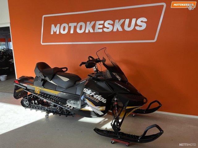 Ski-Doo Renegade 2