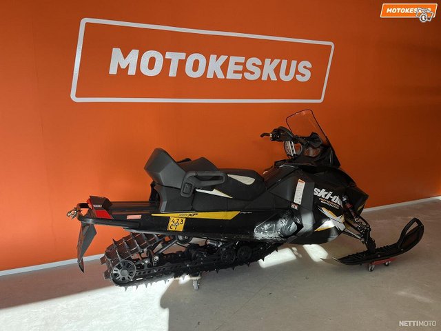 Ski-Doo Renegade 6