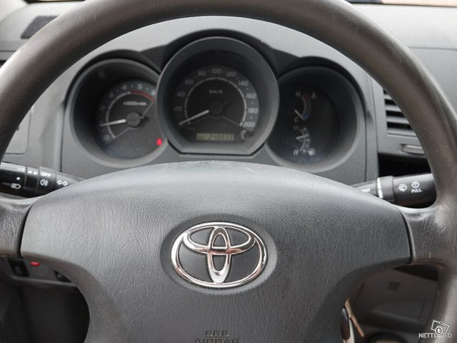 Toyota Hilux 13